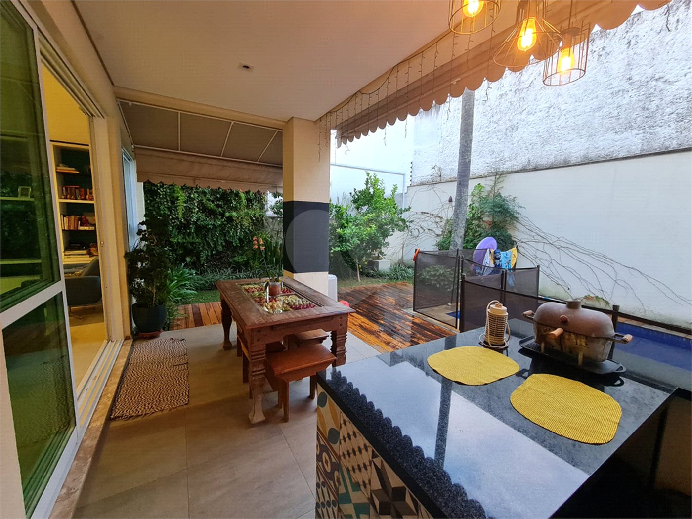 Casa à venda com 4 suítes no condomínio Villaggio DI Palme, São Paulo - SP