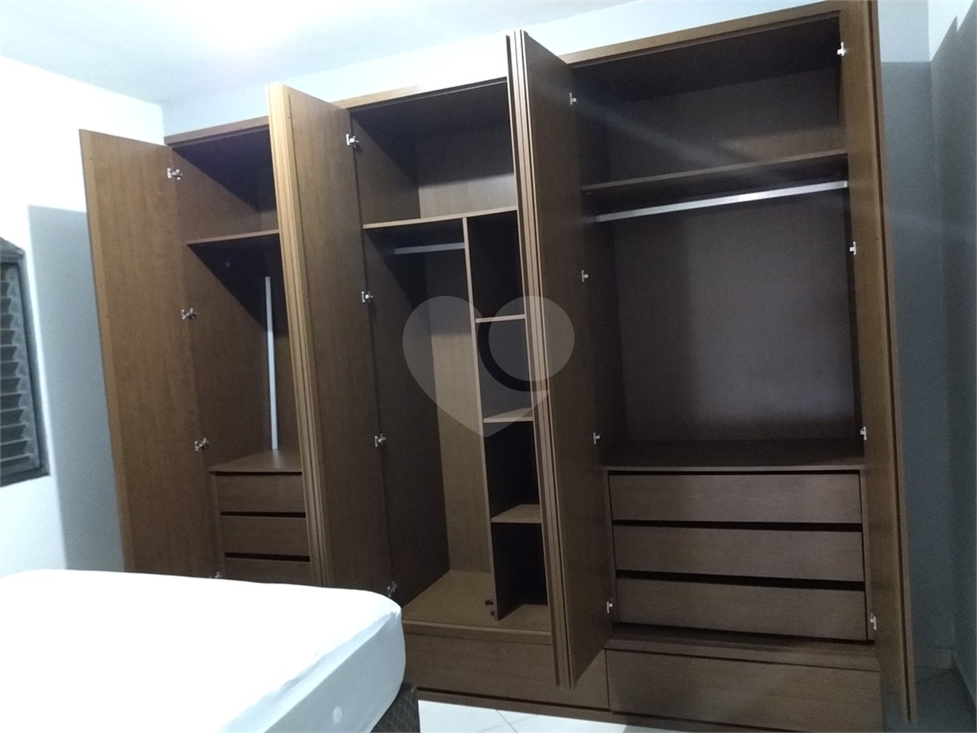 Sobrado à venda com 3 quartos, sendo 1 suíte,  em Residencial Rancho Grande, Itaquaquecetuba, SP