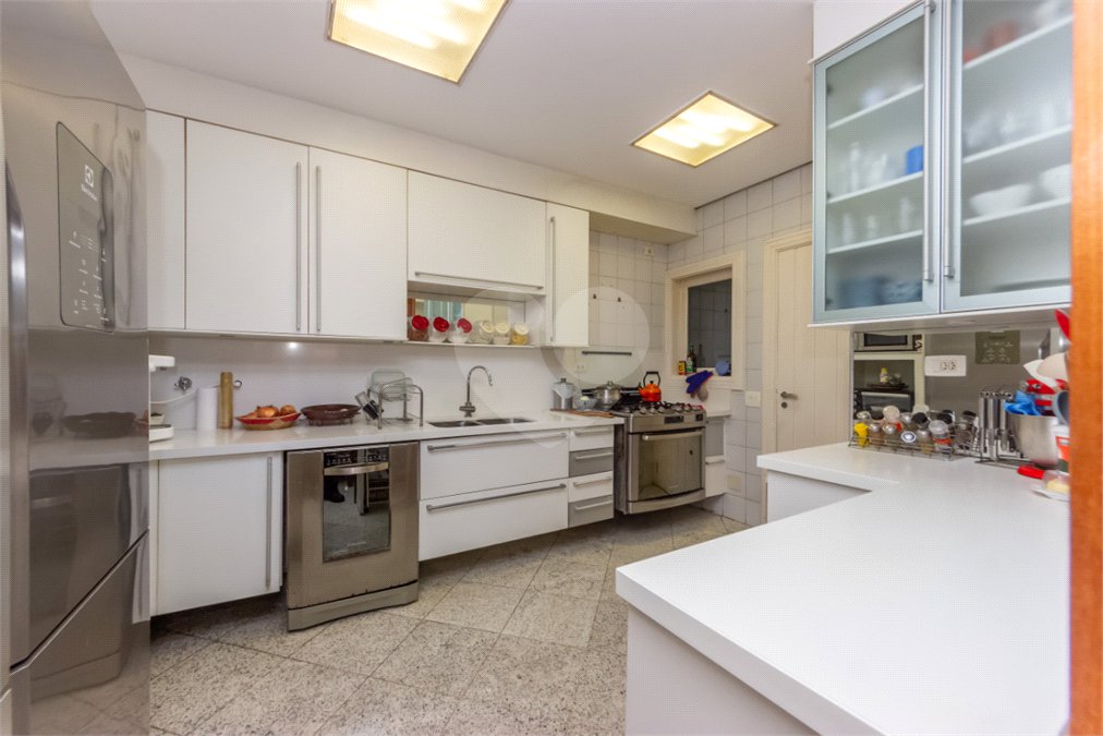Casa de Vila à venda com 4 quartos, sendo 2 suítes, em Alto da Boa Vista, São Paulo, SP