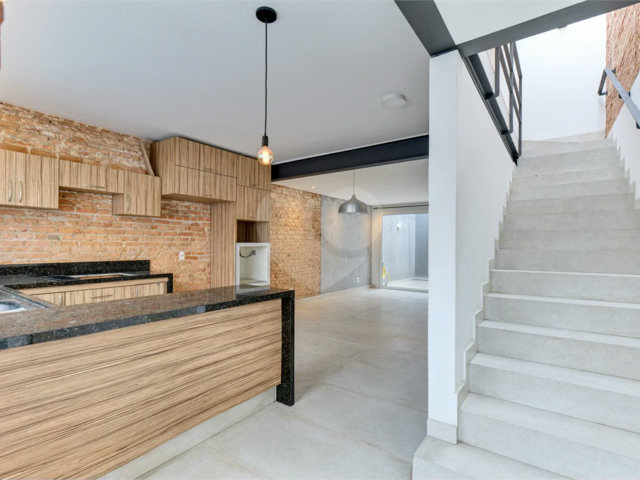 Casa de Vila à venda com 2 quartos, sendo 1 suíte,  em Alto da Boa Vista, São Paulo, SP