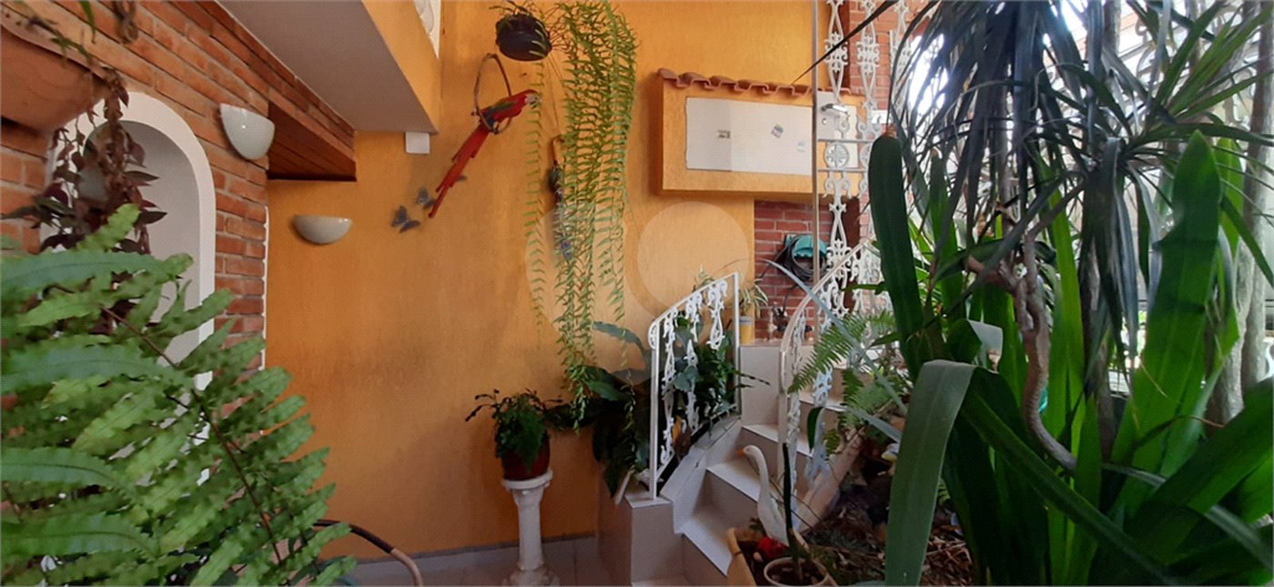Sobrado à venda com 2 quartos em Horto, São Paulo, SP