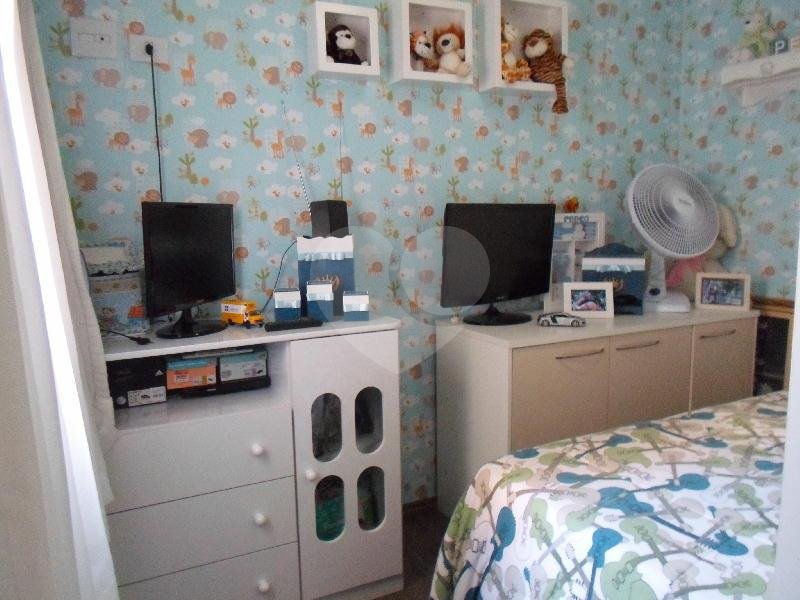 Casa à venda com 3 quartos, sendo 1 suíte,  no condomínio Fernandes, São Paulo - SP