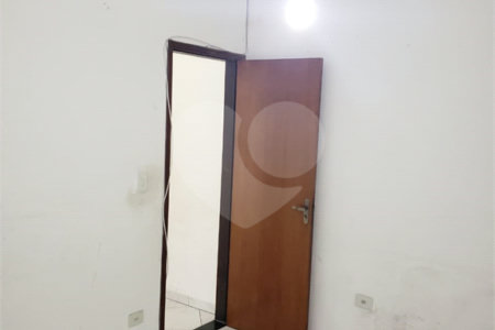 Sobrado à venda com 2 quartos em Jardim Santa Mena, Guarulhos, SP