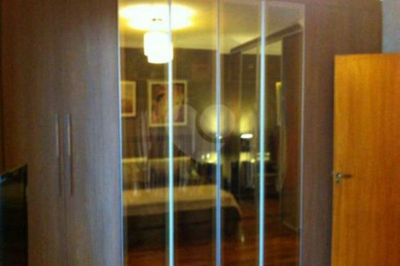 Sobrado à venda com 3 quartos, sendo 2 suítes,  em Jardim das Vertentes, São Paulo, SP