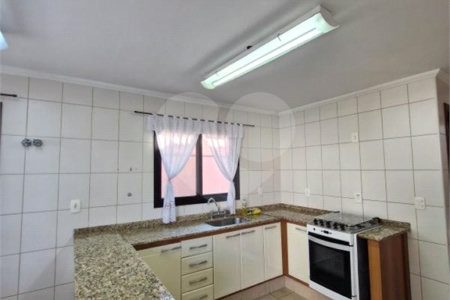 Casa à venda ou para alugar com 3 quartos, sendo 1 suíte, no condomínio Recanto dos Paturis, Vinhedo - SP