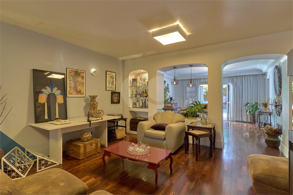 Casa à venda com 4 quartos, sendo 2 suítes, em Brooklin, São Paulo, SP