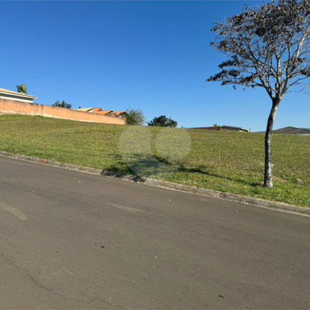 Terreno à venda com 1 suíte no condomínio Village Saint Charbel, Araçoiaba da Serra - SP