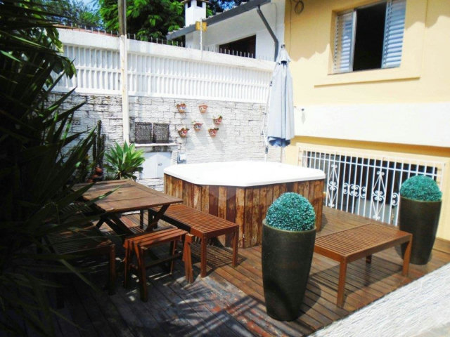 Casa à venda com 5 quartos, sendo 2 suítes,  em Jardim Prudência, São Paulo, SP