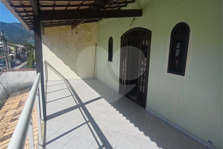 Casa à venda com 2 quartos, sendo 1 suíte, no condomínio River Plate, Rio de Janeiro - RJ