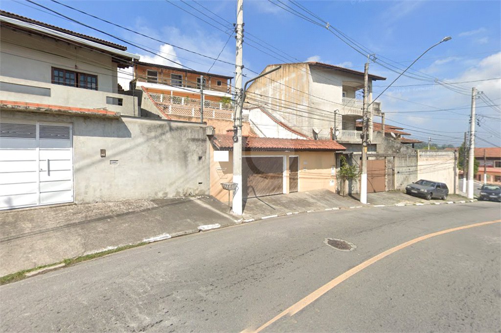 Sobrado à venda com 3 quartos, sendo 1 suíte, em Bocaina, Ribeirão Pires, SP