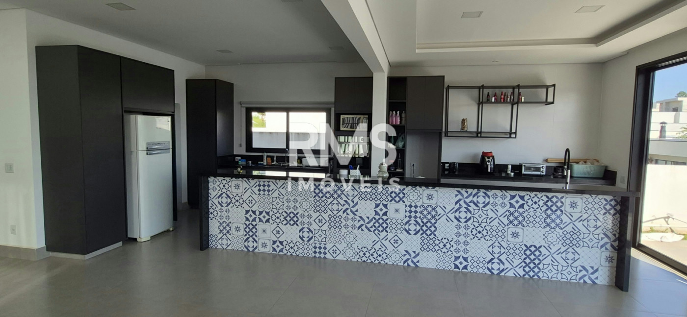 Casa à venda com 3 suítes no condomínio Residencialsaint Paul, Itu - SP