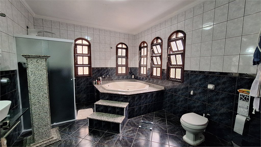Sobrado à venda com 4 quartos, sendo 1 suíte, em Tremembé, São Paulo, SP