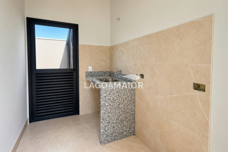 Casa à venda com 3 quartos, sendo 1 suíte, no condomínio Terra Ville, Três Lagoas - MS