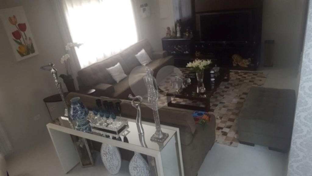 Sobrado à venda com 4 quartos, sendo 1 suíte, em Tremembé, São Paulo, SP