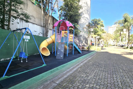 Casa à venda com 3 quartos, sendo 1 suíte, no condomínio Flora Park, São Paulo - SP