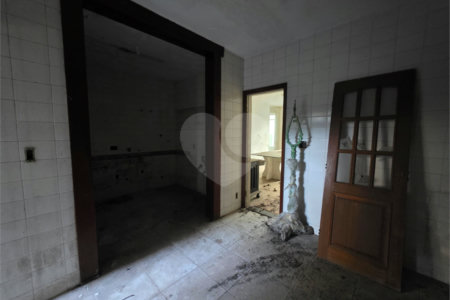 Casa à venda com 4 quartos, sendo 1 suíte, em Indianópolis, São Paulo, SP