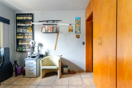 Sobrado à venda ou para alugar com 4 quartos, sendo 1 suíte, em Vila Anglo Brasileira, São Paulo, SP