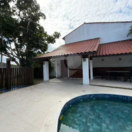 Casa à venda com 4 quartos, sendo 2 suítes, em Ogiva, Cabo Frio, RJ