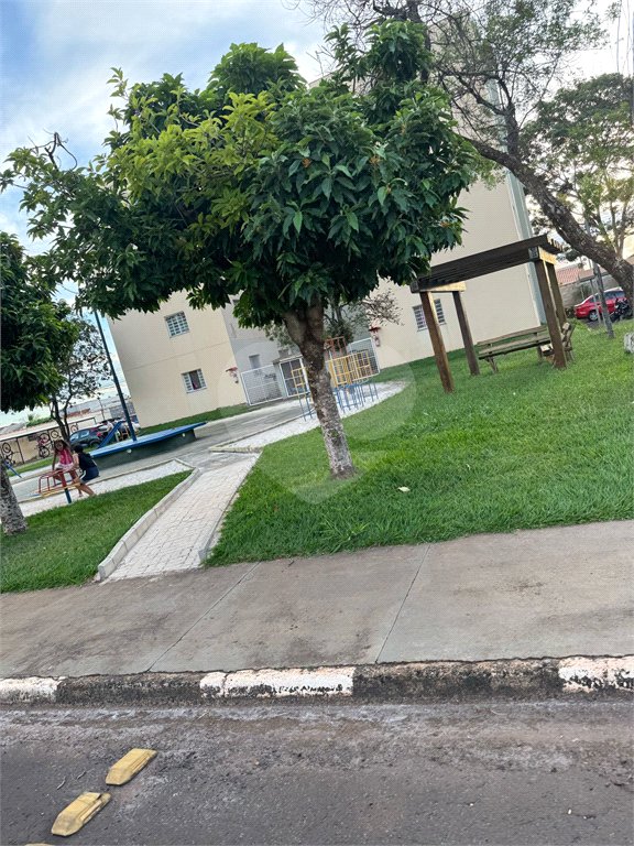 Apartamento à venda com 2 quartos em Parque Laranjeiras, Araraquara, SP