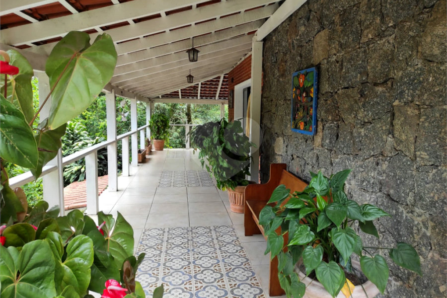 Sobrado à venda com 3 quartos, sendo 1 suíte, em Serra da Cantareira, Mairiporã, SP
