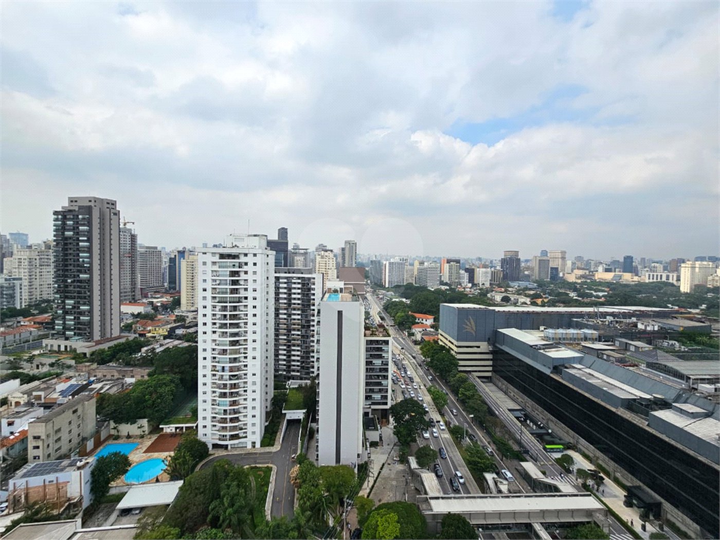 Apartamento à venda ou para alugar com 1 quarto em Pinheiros, São Paulo, SP