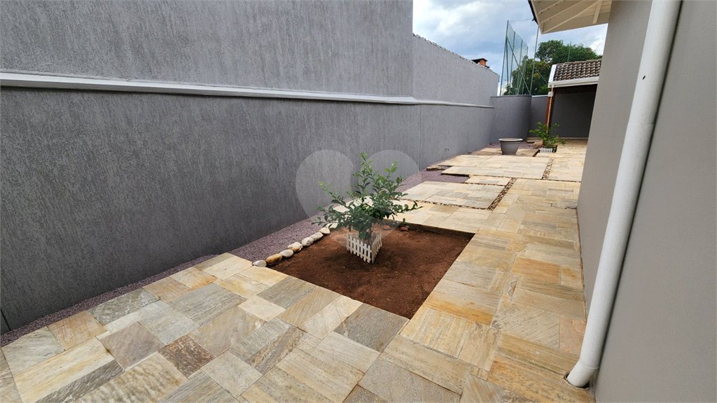 Casa à venda com 4 quartos, sendo 2 suítes, no condomínio Marambaia, Vinhedo - SP