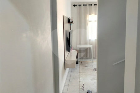 Sobrado à venda com 2 quartos em Jardim Santa Rosa, Taboão da Serra, SP