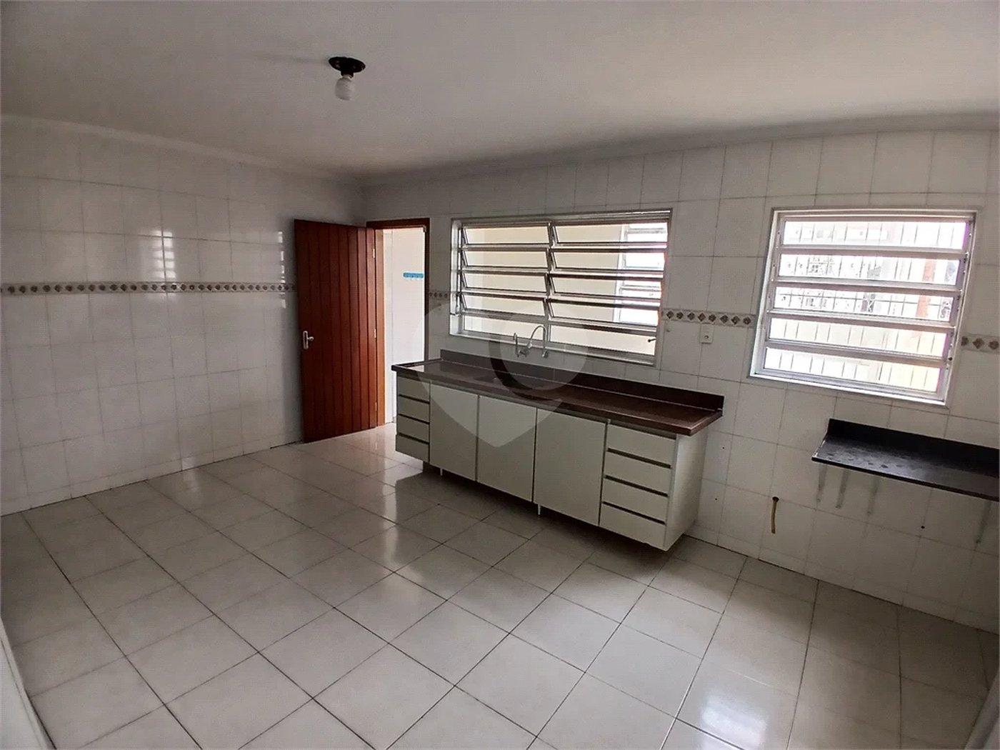 Sobrado à venda com 3 quartos, sendo 1 suíte, em Parque Rodrigues Alves, São Paulo, SP