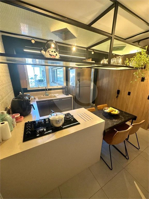 Apartamento à venda no bairro Vila Regente Feijó com 165 m² de área útil construída, com 3 dormitórios, sendo 3 suítes,Mobiliado com 3 Suítes 3 Vagas no Araribá Home Resort