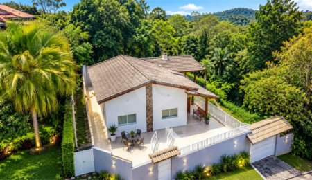 Casa à venda com 2 suítes no condomínio Alpes da Cantareira, Mairiporã - SP