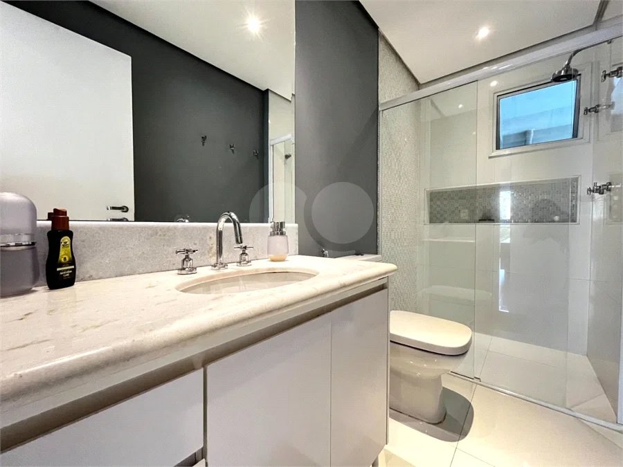Apartamento à venda com 3 quartos, sendo 1 suíte, em Riviera de São Lourenço, Bertioga, SP