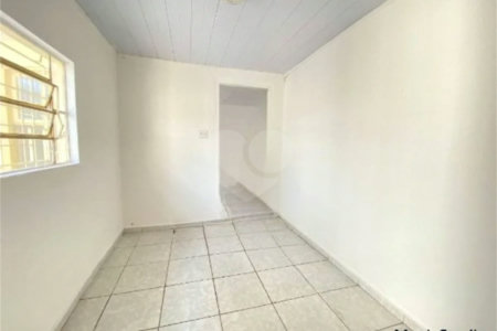 Casa com 224m², 3 dormitórios, 4 vagas, à venda na Vila Ema.