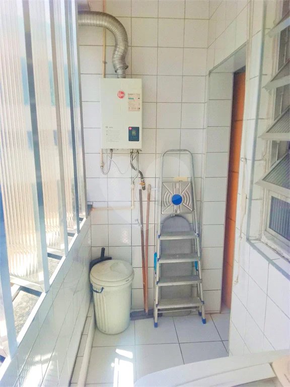 Apartamento na Consolação com 2 quartos, varanda, sem vaga.