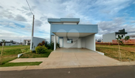 Casa à venda com 3 quartos, sendo 1 suíte,  no condomínio Residencial Villeneuve, São Carlos - SP