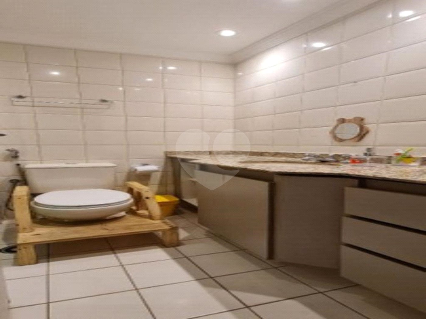 Apartamento à venda com 3 quartos, sendo 1 suíte,  em Vila Gilda, Santo André, SP