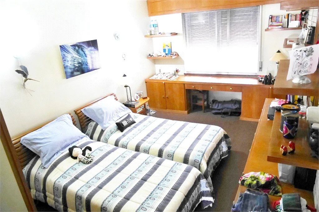 Casa à venda com 4 quartos, sendo 1 suíte, em Jardim Guedala, São Paulo, SP