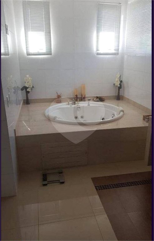 Sobrado à venda com 6 suítes em Vila Santista, Atibaia, SP