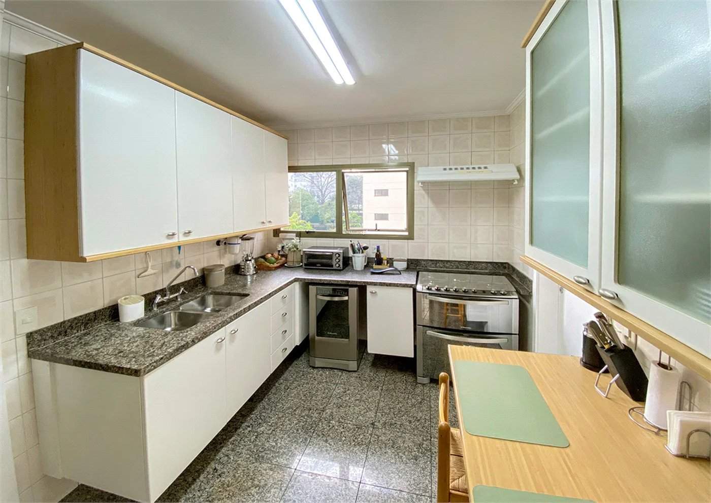 Apartamento à venda com 3 suítes em Vila Suzana, São Paulo, SP