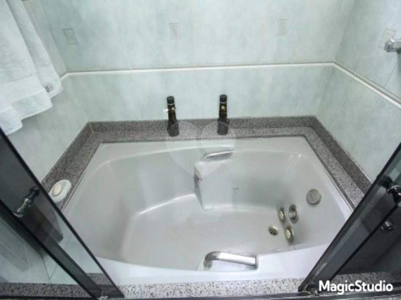 Apartamento à venda com 3 suítes em Vila Regente Feijó, São Paulo, SP