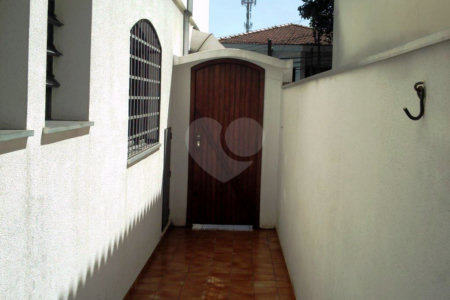 Casa à venda com 4 quartos, sendo 2 suítes, em Jardim Pinheiros, São Paulo, SP
