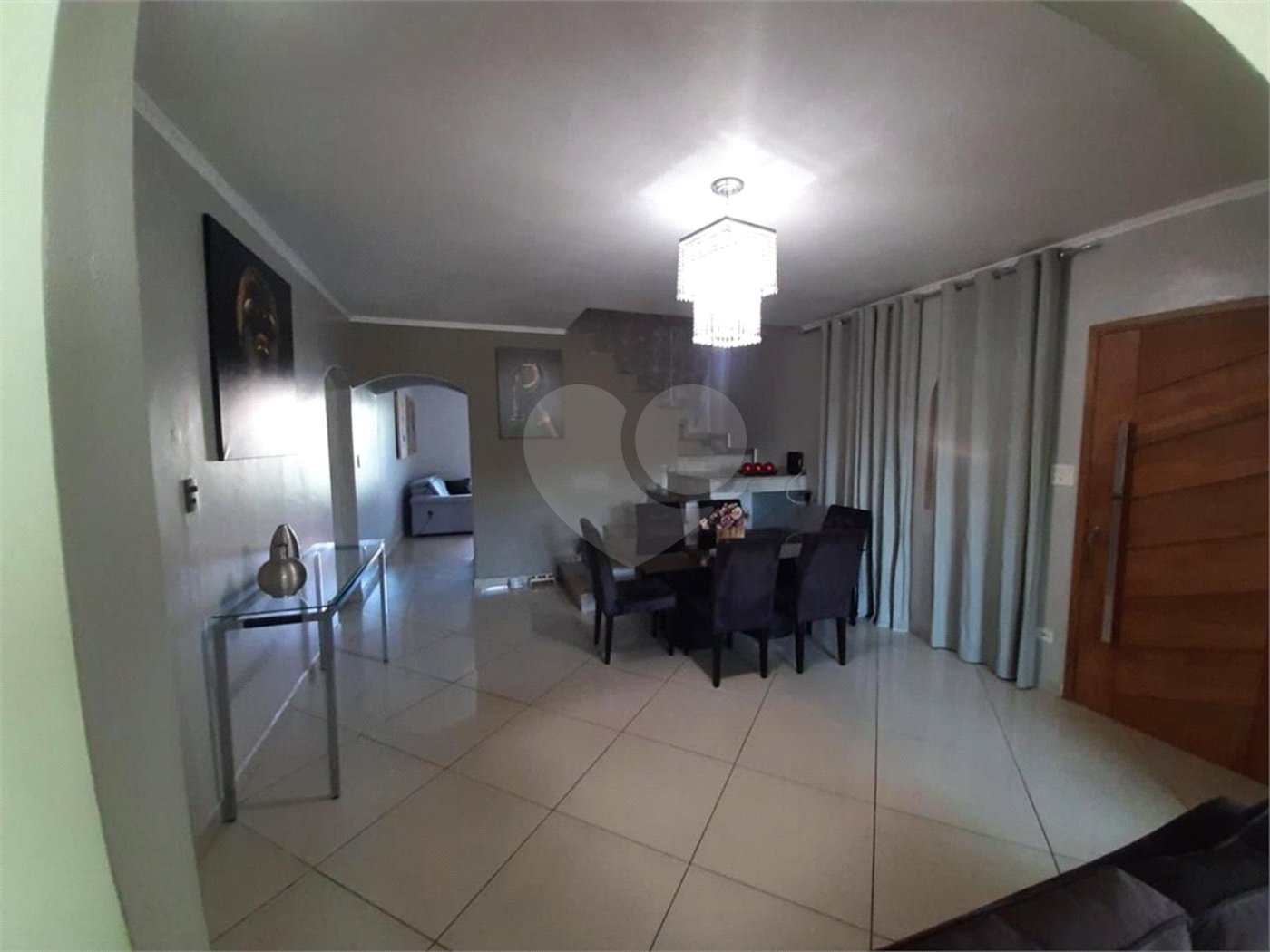 Sobrado à venda com 4 quartos, sendo 2 suítes, em Tremembé, São Paulo, SP