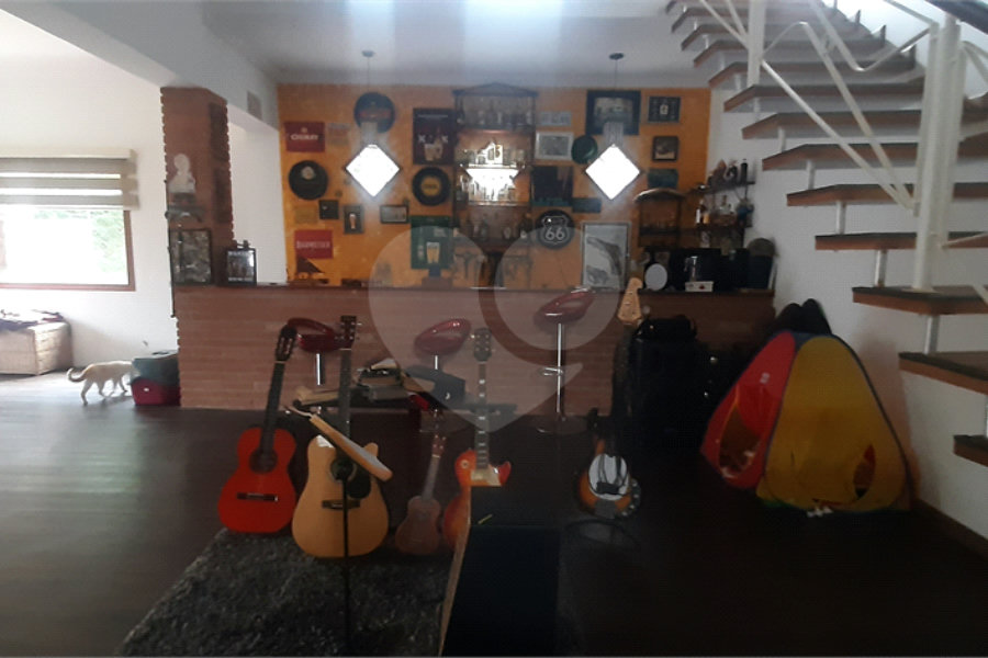 Casa à venda com 3 suítes no condomínio Chacarás Bela Vista, Mairiporã - SP