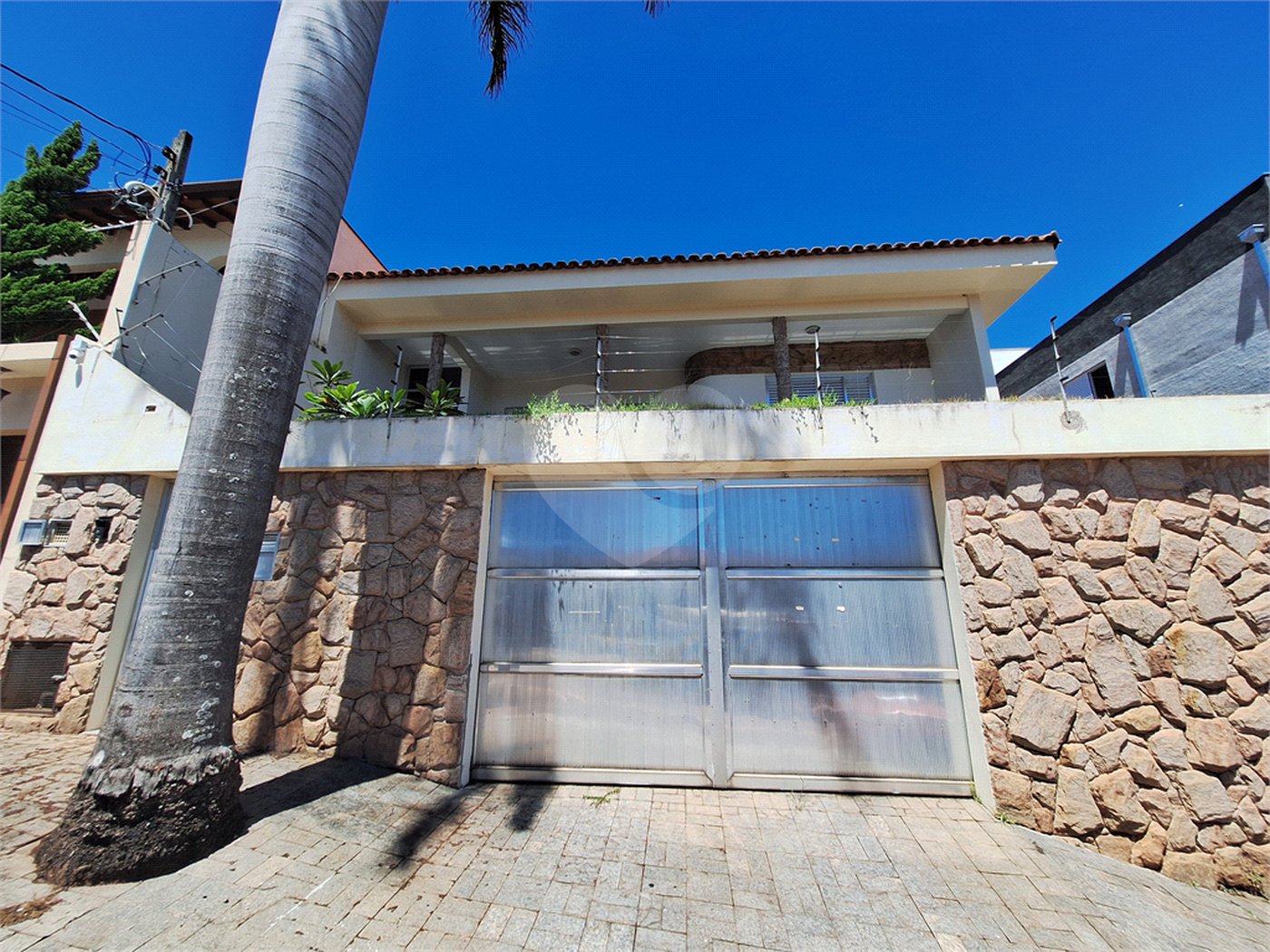 Casa à venda ou para alugar com 4 quartos, sendo 2 suítes,  em Santa Rosa, Vinhedo, SP