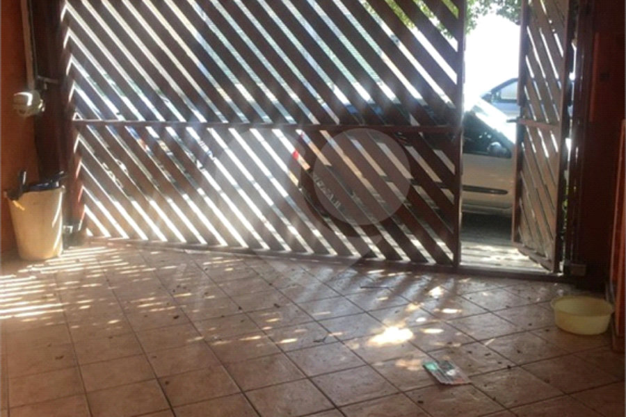 Casa à venda com 3 quartos em Campo Limpo, São Paulo, SP