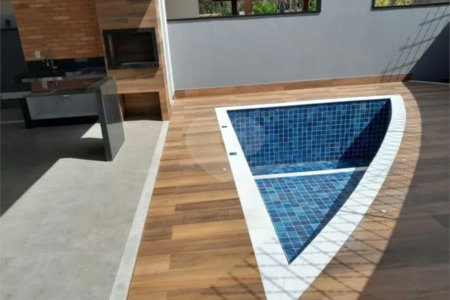 Casa à venda com 3 suítes no condomínio Terras do Caribe, Valinhos - SP