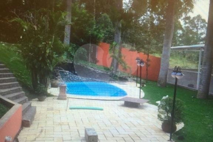 Sobrado à venda com 4 quartos, sendo 2 suítes, em Jaraguá, São Paulo, SP