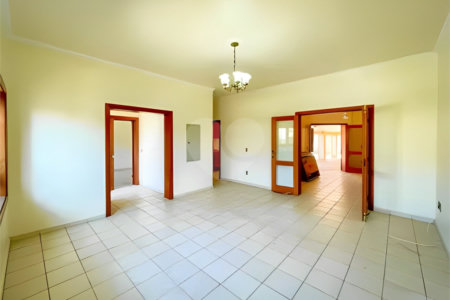 Casa à venda com 4 quartos, sendo 3 suítes, em Terras de Santo Antônio, Itapetininga, SP