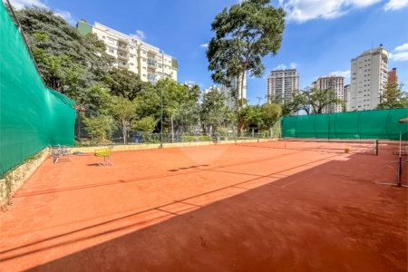 Apartamento à venda com 3 suítes em Alto da Boa Vista, São Paulo, SP