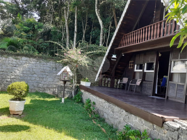 Sobrado à venda com 3 quartos, sendo 1 suíte,  em Samambaia, Mairiporã, SP