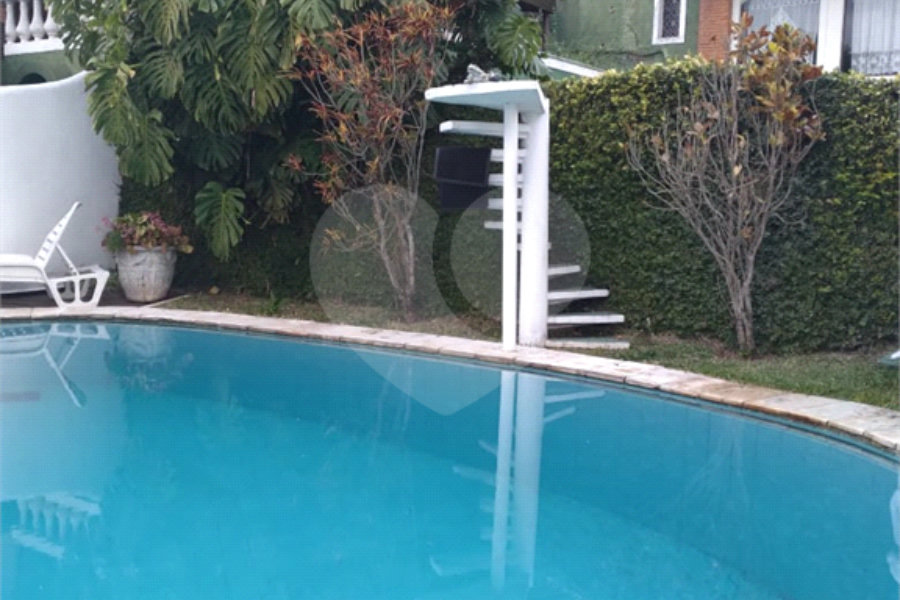 Casa à venda com 5 quartos, sendo 3 suítes, em Serra da Cantareira, Mairiporã, SP